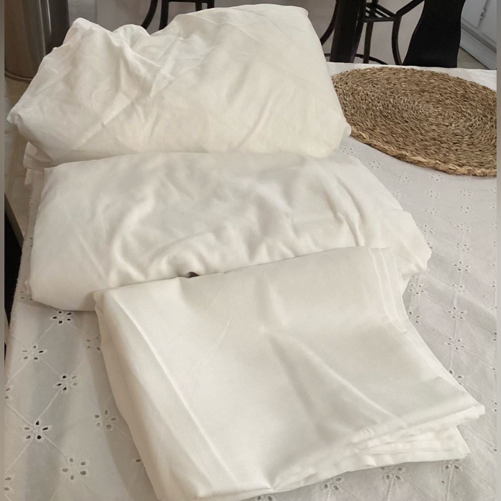 Threshold Off  White Cotton Lightweight Sheet Set - Picture 2 of 7